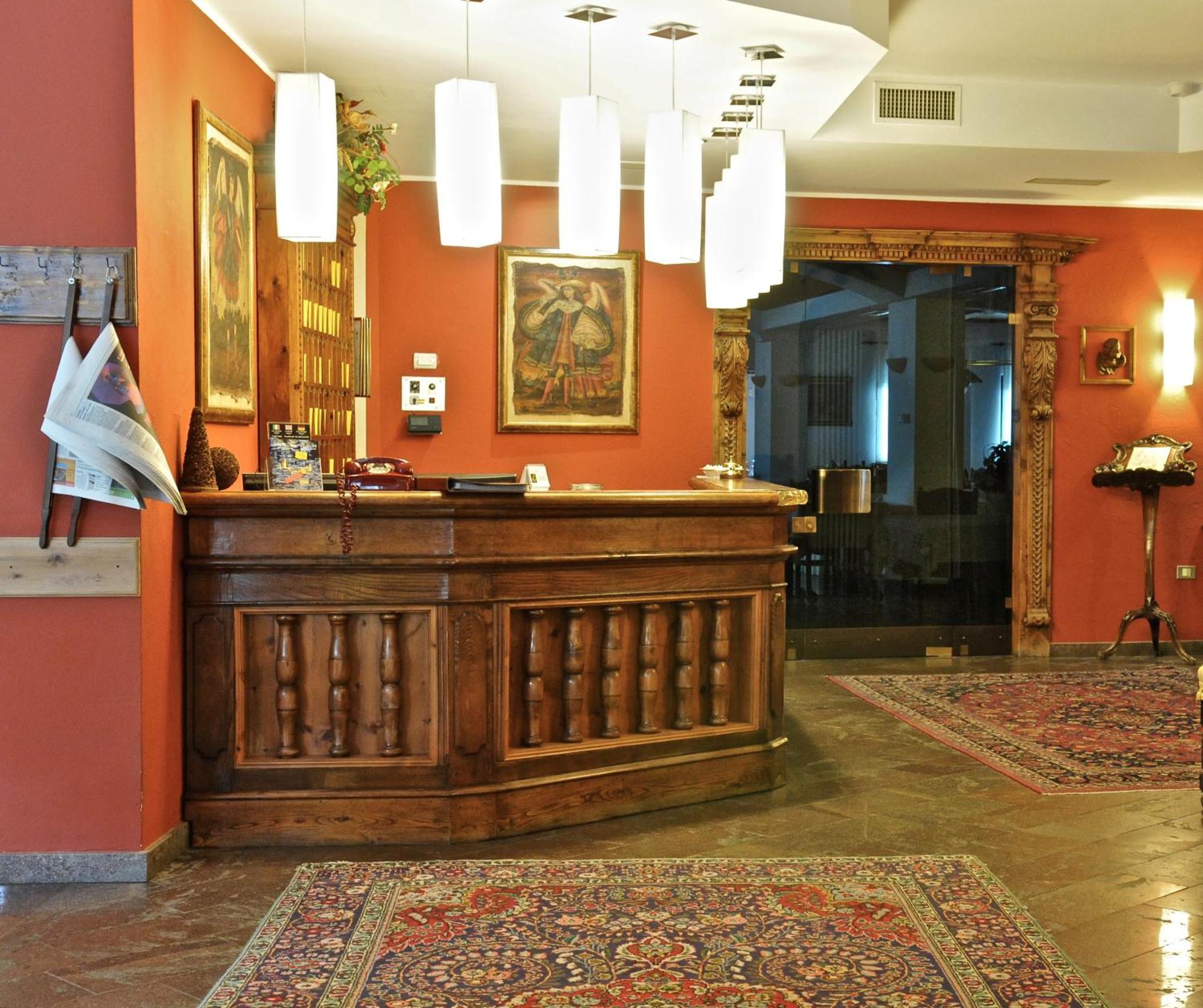 Hotel Clementi 4*