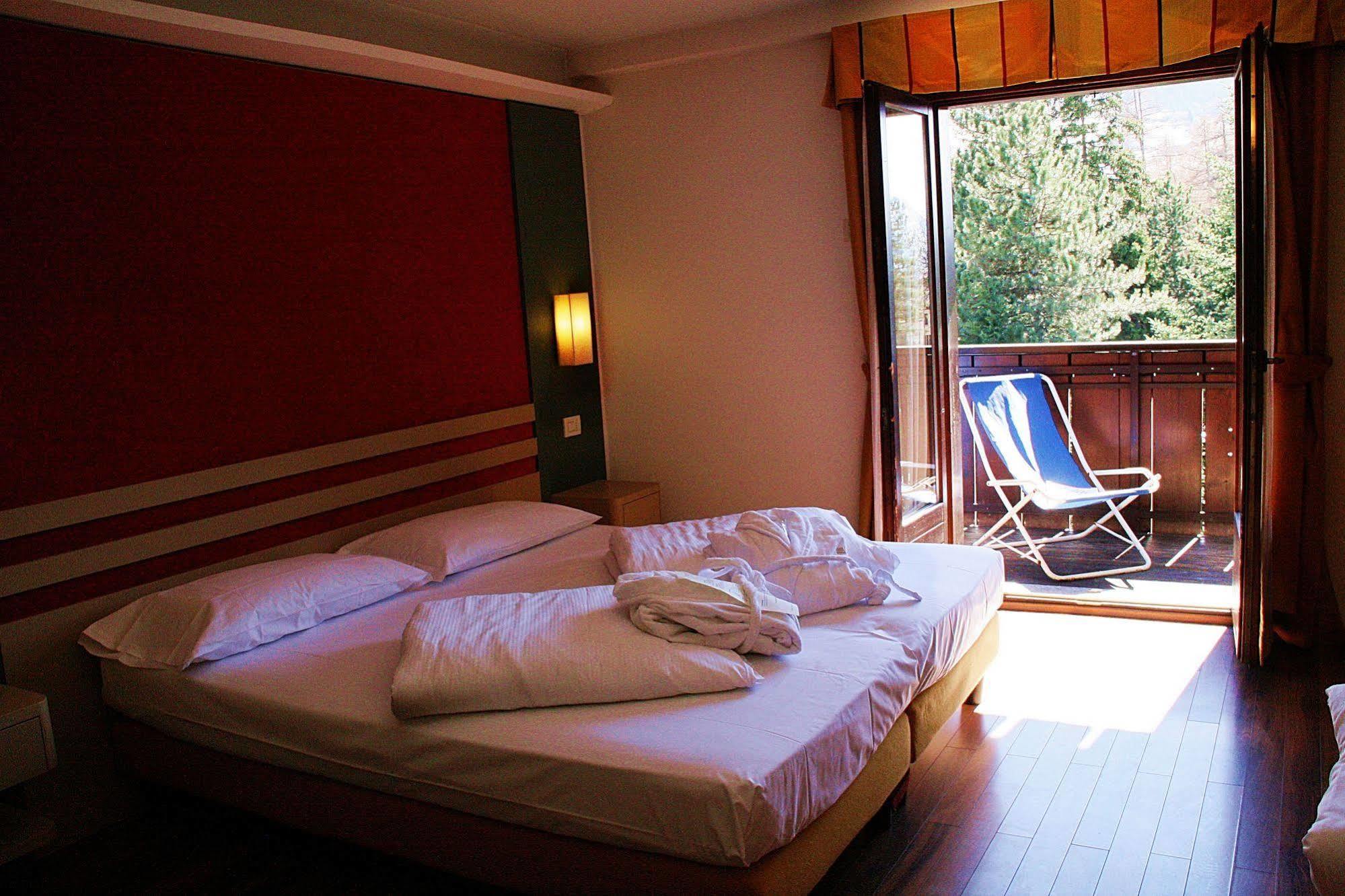 Clementi Hotel