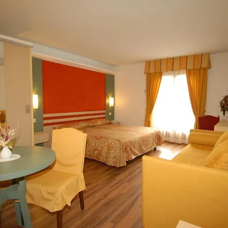 Hotel Baita Clementi Bormio Room photo