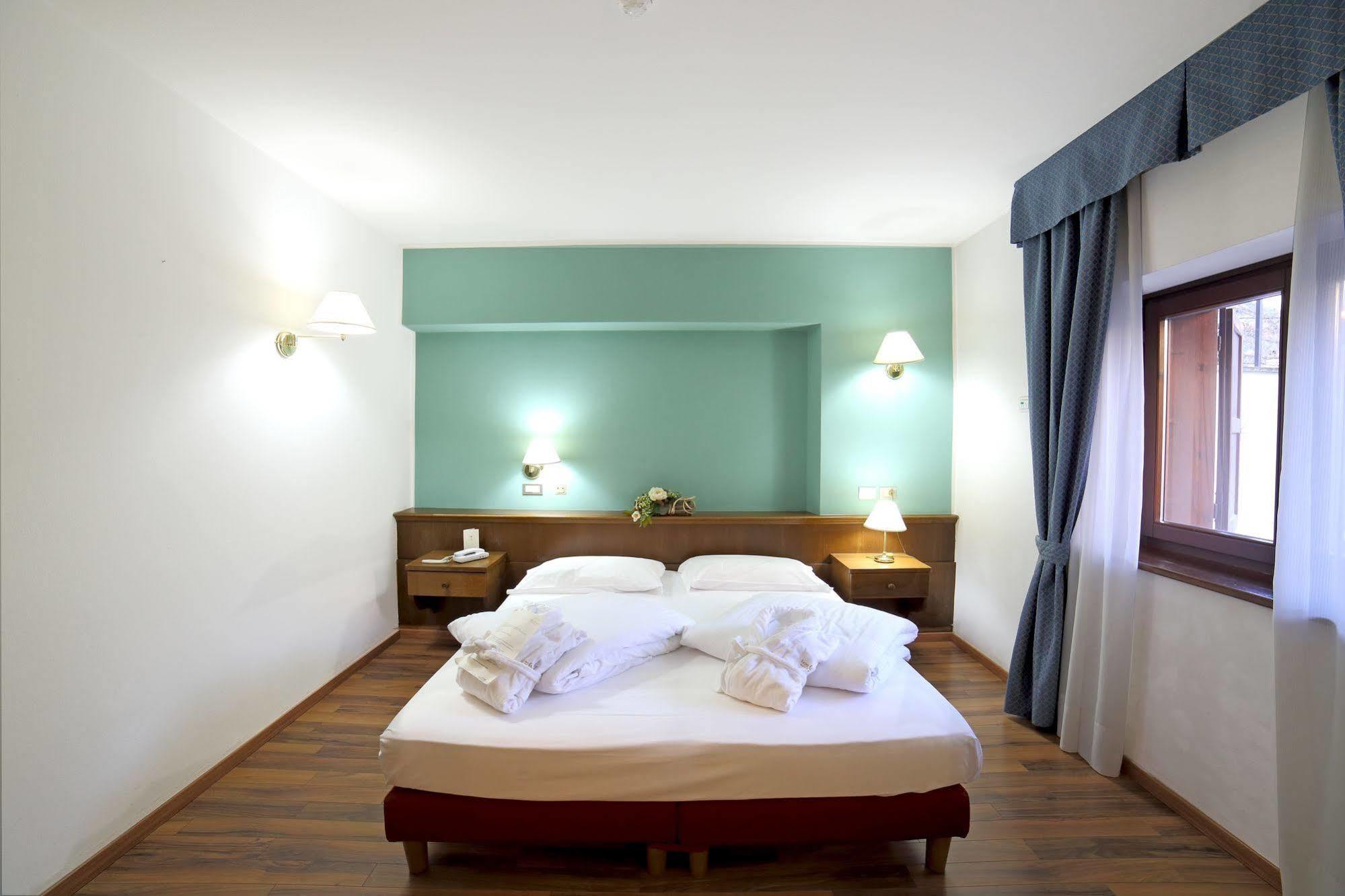 Clementi Hotel 4*